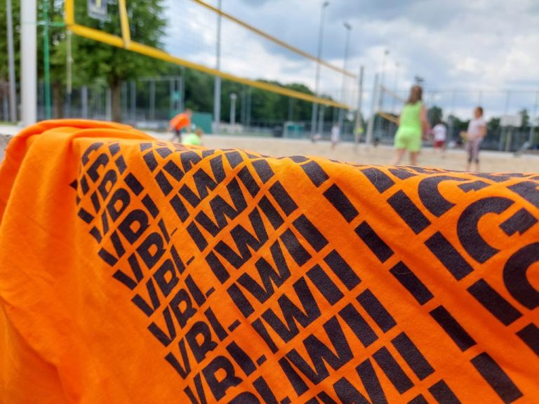 Onder de naam StudentDoet! zetten Delftse studenten zich dinsdag in als vrijwilliger voor de stad. Van afval opruimen in de Delftse Hout tot een benefietconcert op de Markt.