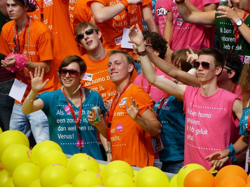 Meet the society: DWH and Outsite