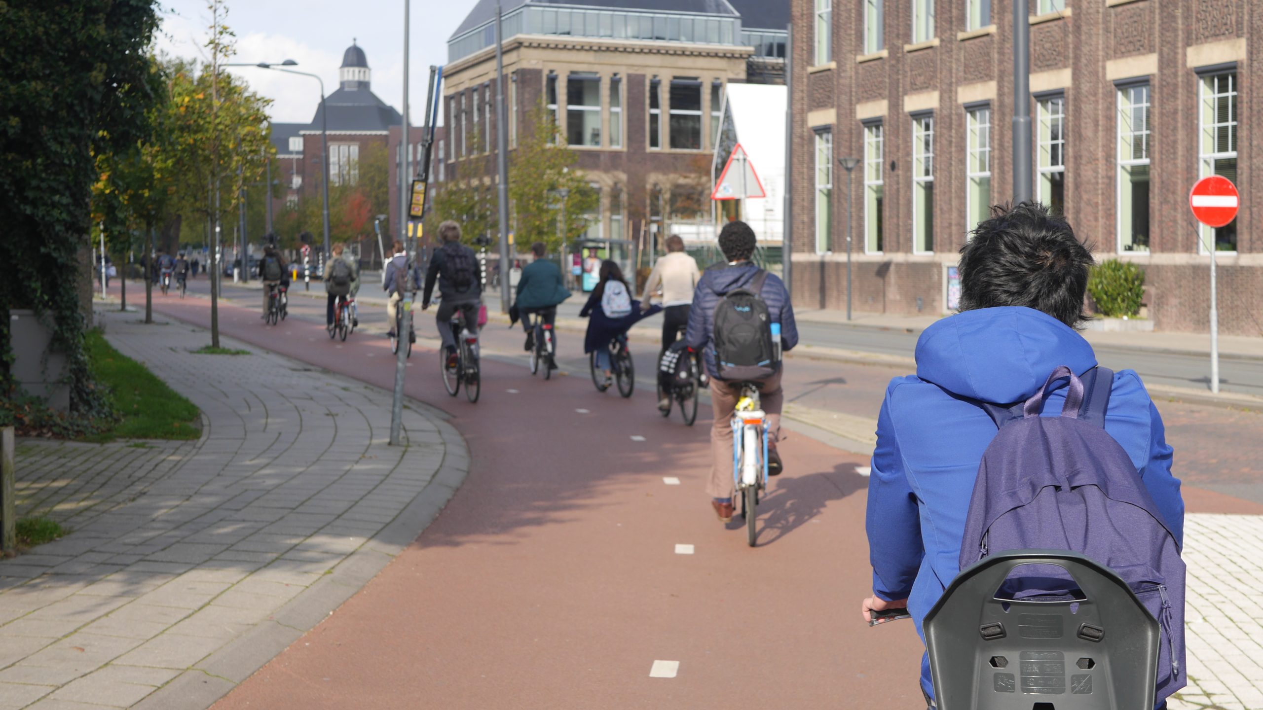 Bewoners: ‘We komen de wijk niet meer uit’