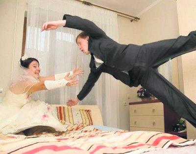 Broodje aap – Ssst… de corpsjongen