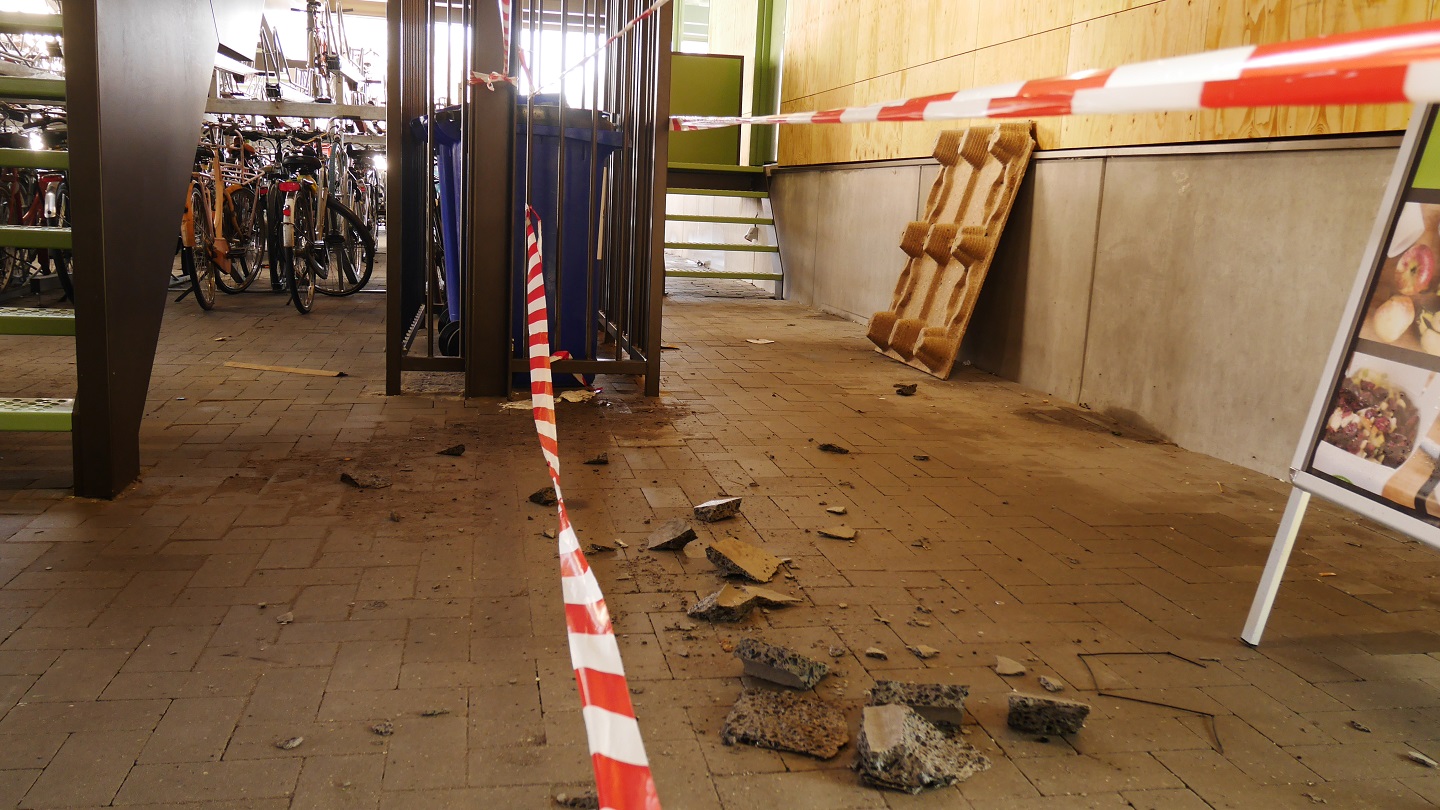 Vallend beton in nieuwe fietsenstalling IO