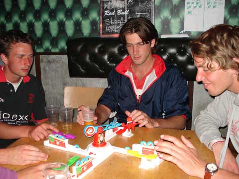 Thee dansant in trainingspak