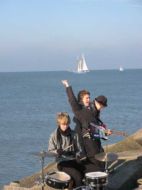 Elektropunk met Dead Stereo