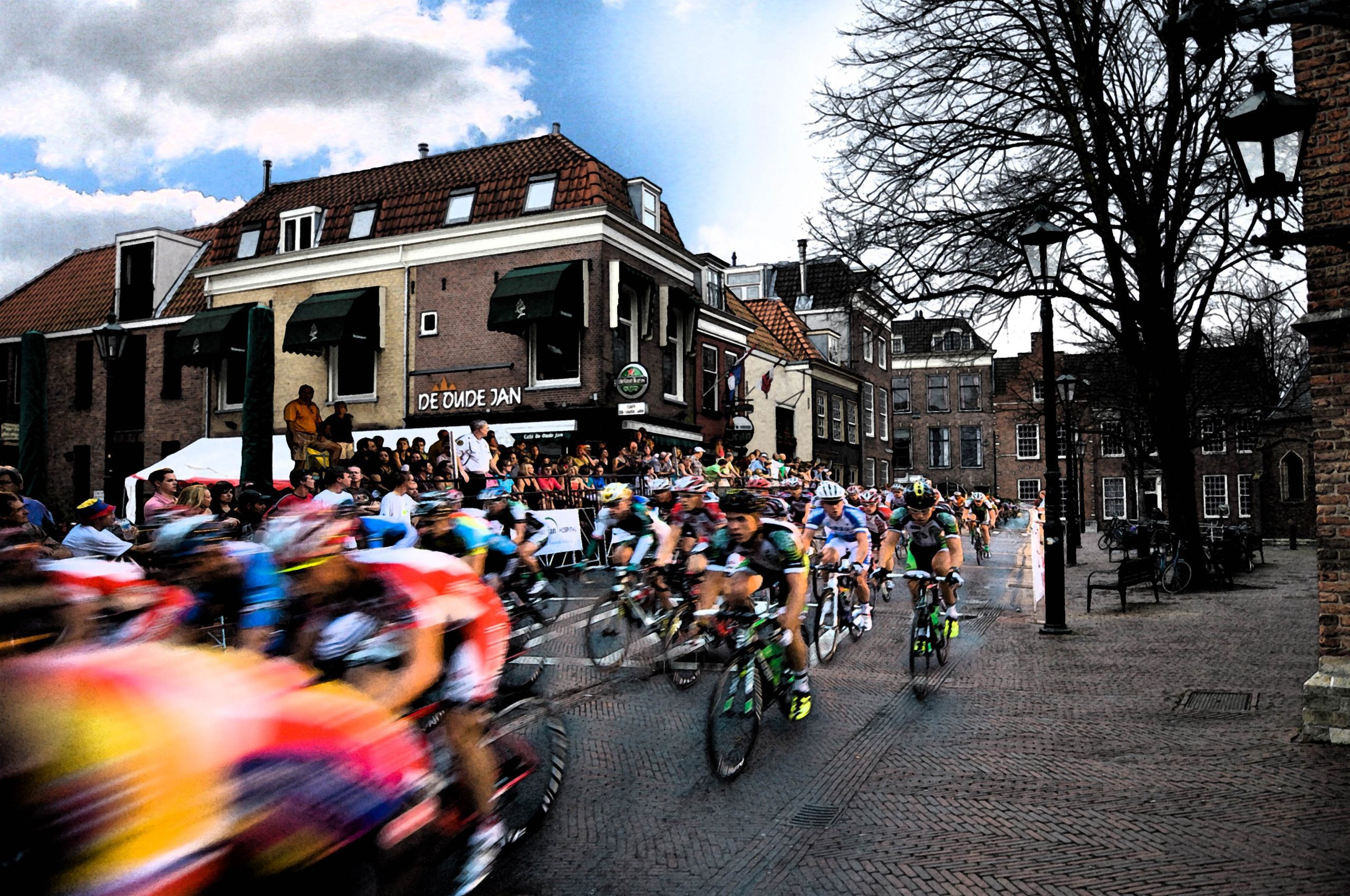Wielerspektakel op de Oude Delft