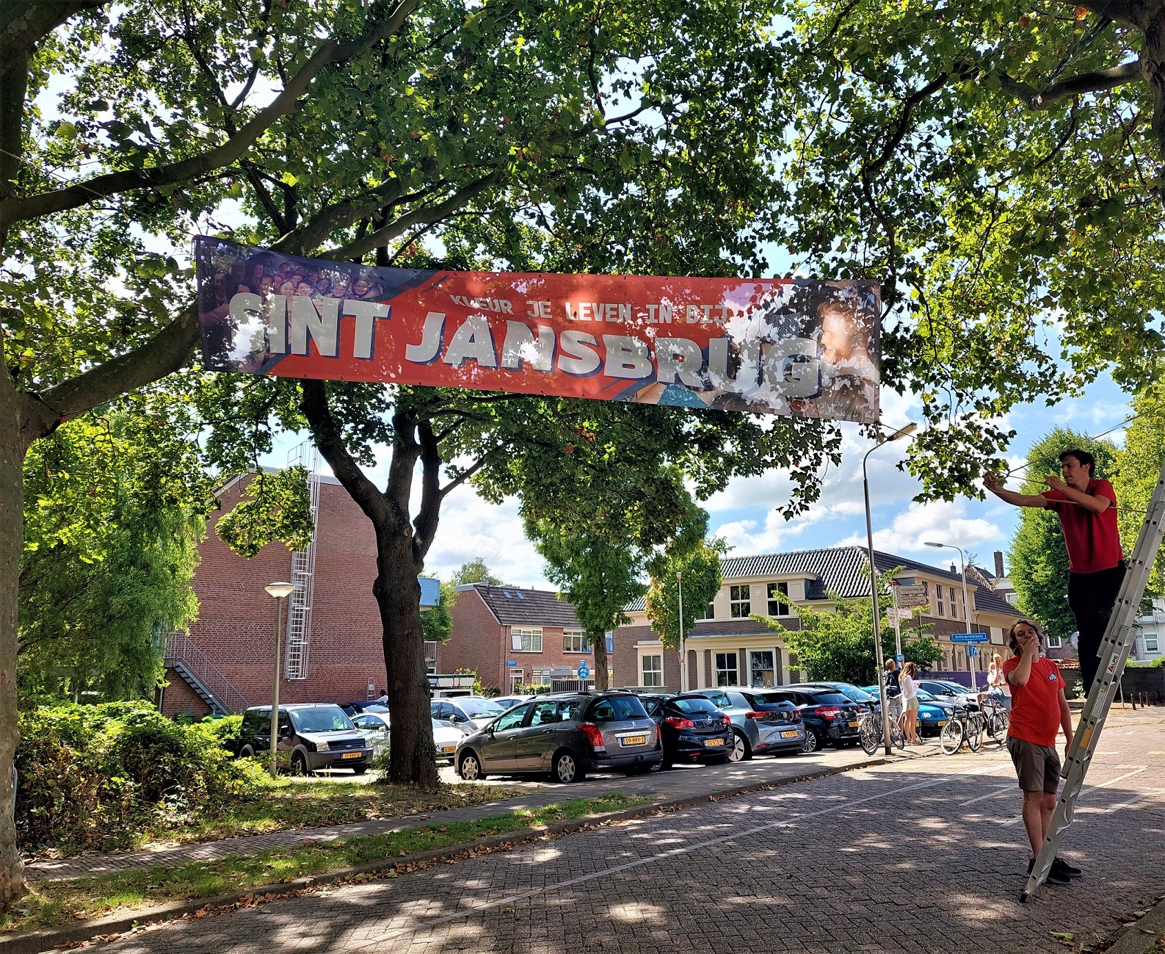 20220821_131735 Banner van studentenvereniging Sint Jansbrug tijdens de OWee 2022. (Foto: Marjolein van der Veld)